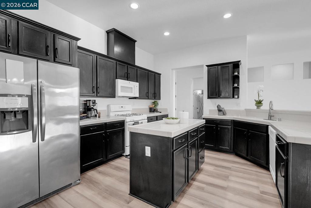 2651 Granite Dr., Atwater, CA 95301-4483
