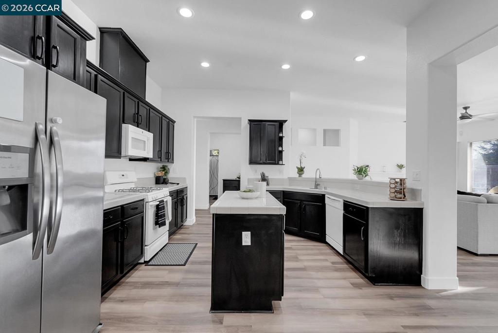 2651 Granite Dr., Atwater, CA 95301-4483