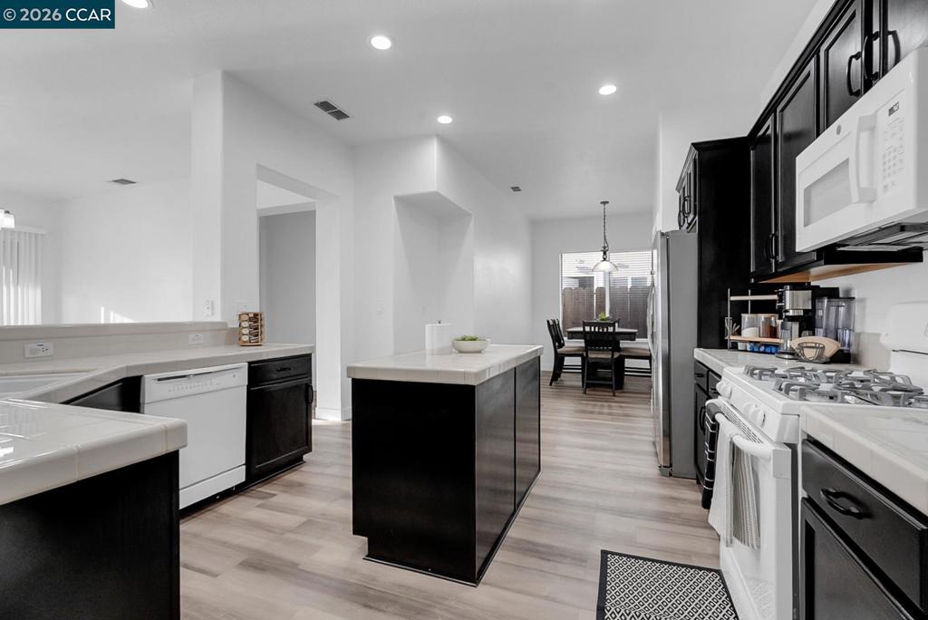 2651 Granite Dr., Atwater, CA 95301-4483
