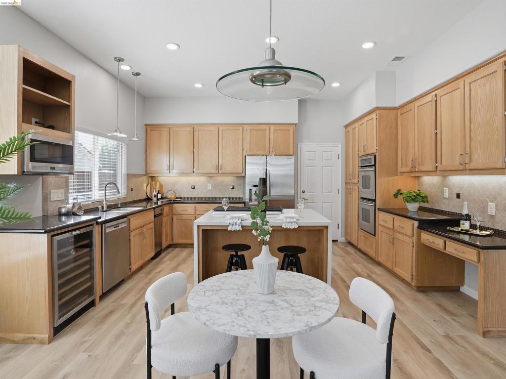 1260 Bay Court, Brentwood (CC), CA 94513-5425