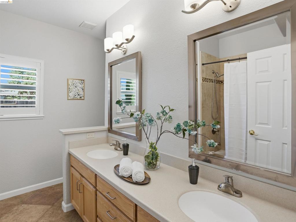 1260 Bay Court, Brentwood (CC), CA 94513-5425