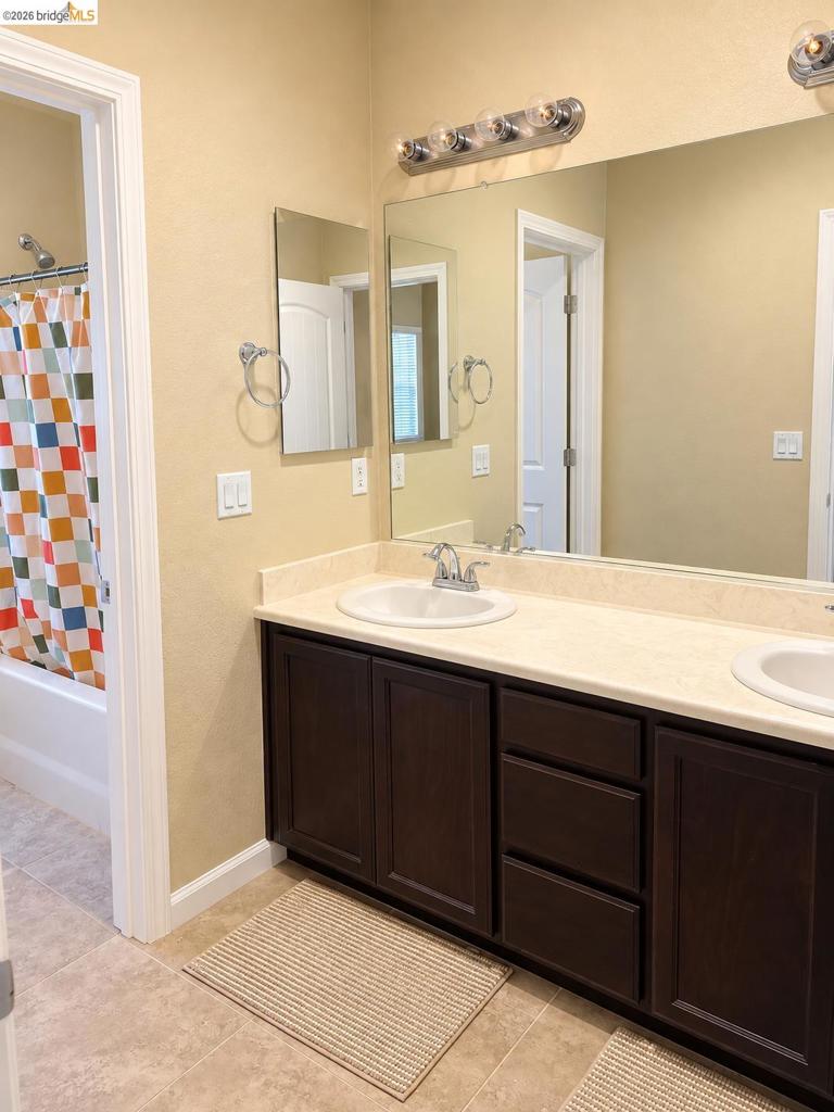 2520 Snowy Egret St, Modesto, CA 95355