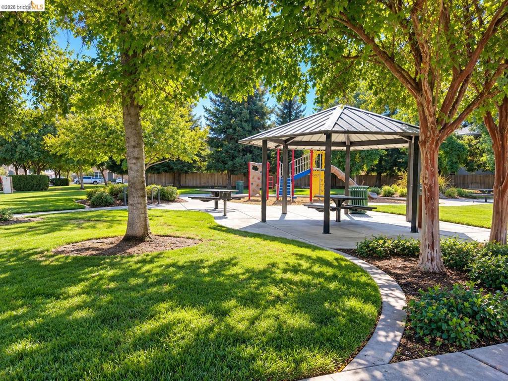 2520 Snowy Egret St, Modesto, CA 95355