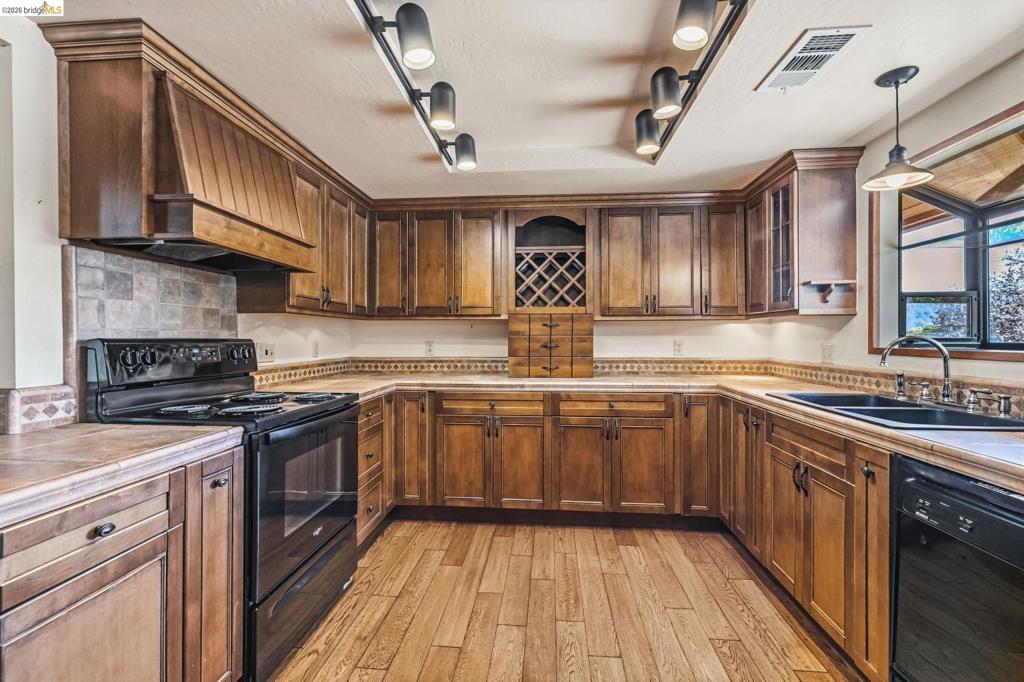 999 Cemetery Lane, Sonora, CA 95370