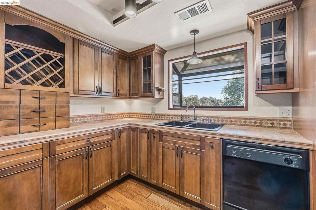 999 Cemetery Lane, Sonora, CA 95370