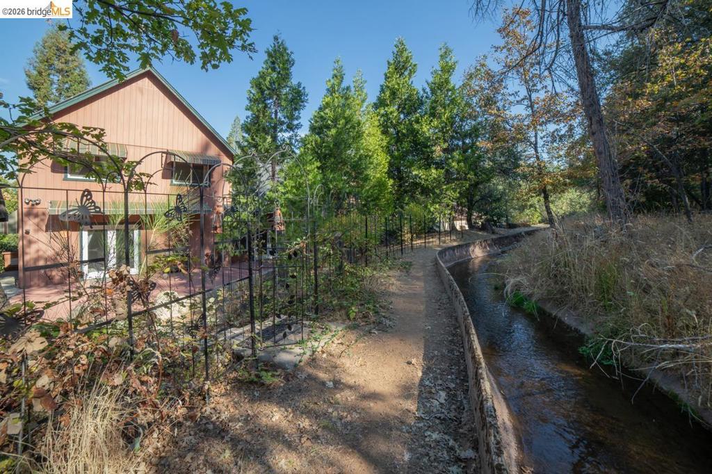 22401 Ridge Rd, Twain Harte, CA 95383