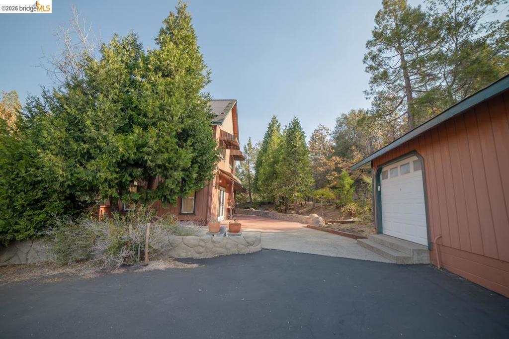 22401 Ridge Rd, Twain Harte, CA 95383