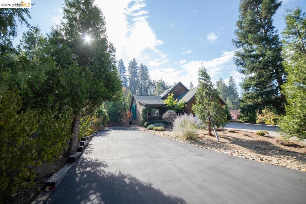 22401 Ridge Rd, Twain Harte, CA 95383