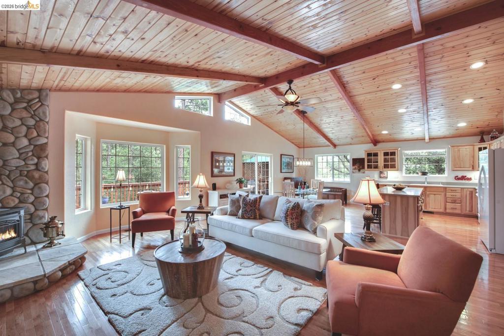 19991 Pine Mountain Dr., Groveland, CA 95321
