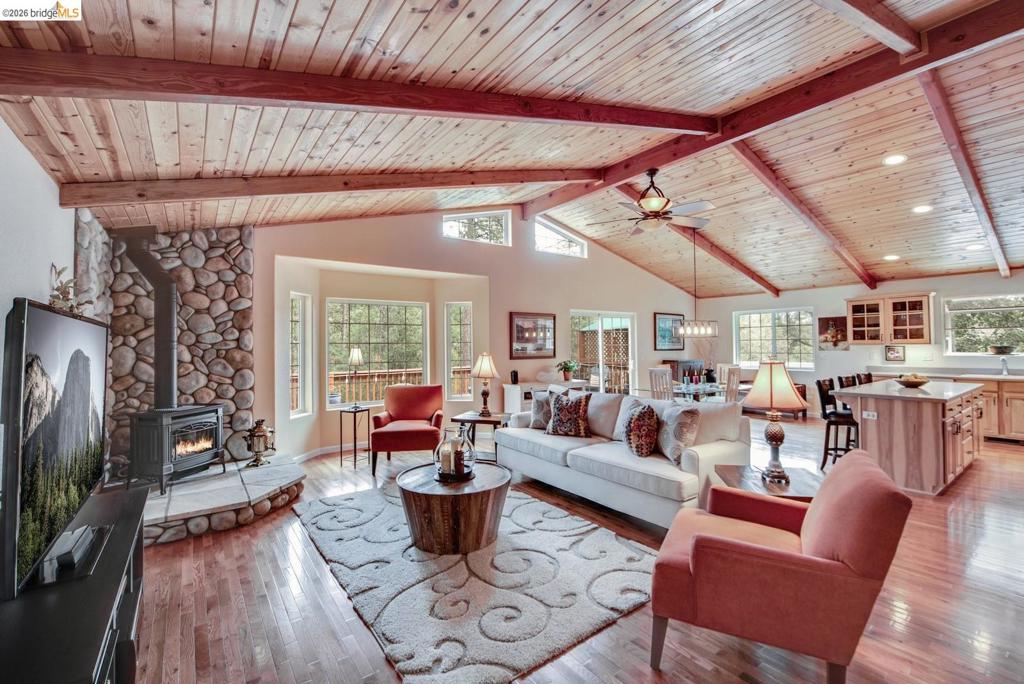 19991 Pine Mountain Dr., Groveland, CA 95321