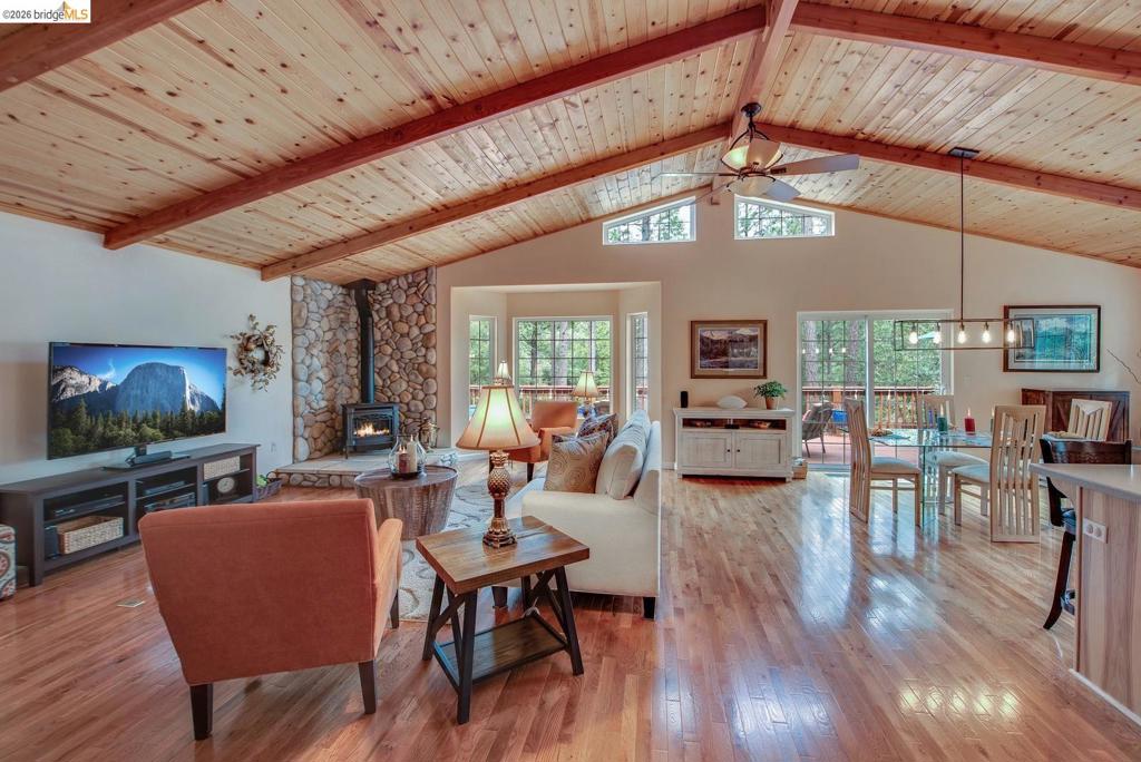 19991 Pine Mountain Dr., Groveland, CA 95321