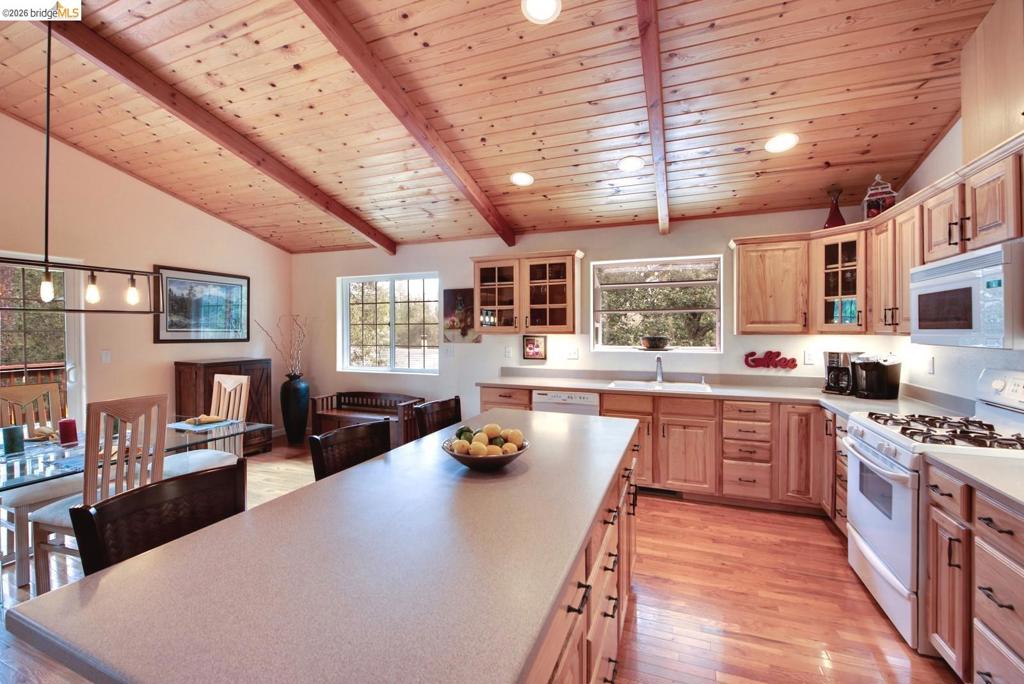 19991 Pine Mountain Dr., Groveland, CA 95321