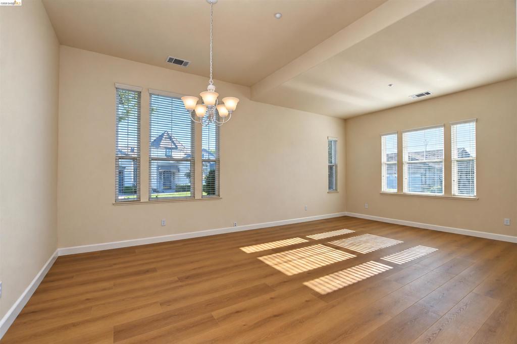 1587 Regent Dr, Brentwood (CC), CA 94513