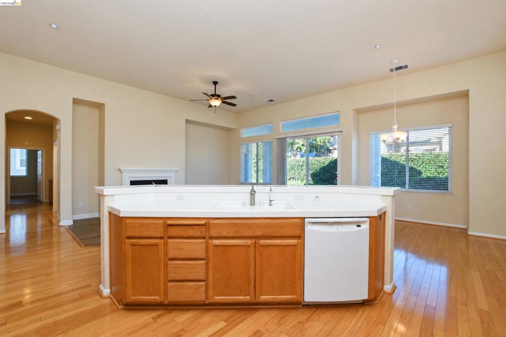 1587 Regent Dr, Brentwood (CC), CA 94513