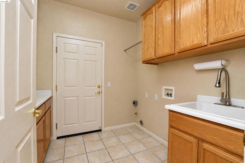 1587 Regent Dr, Brentwood (CC), CA 94513