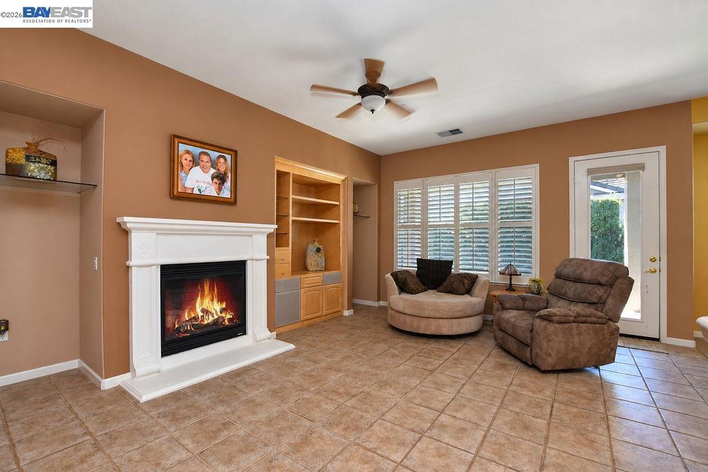 1242 Flores Way, Brentwood (CC), CA 94513