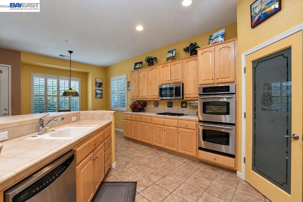 1242 Flores Way, Brentwood (CC), CA 94513
