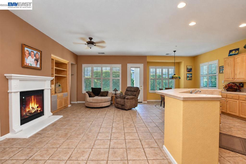 1242 Flores Way, Brentwood (CC), CA 94513