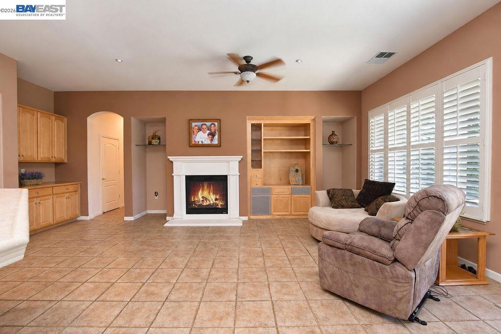 1242 Flores Way, Brentwood (CC), CA 94513