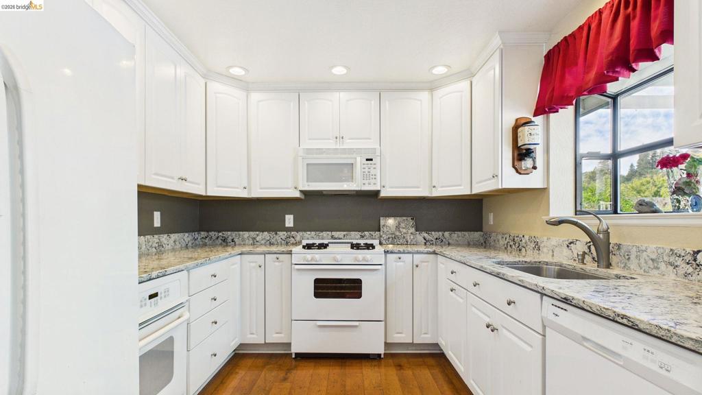 21710 Hyde Street, Sonora, CA 95370-6954