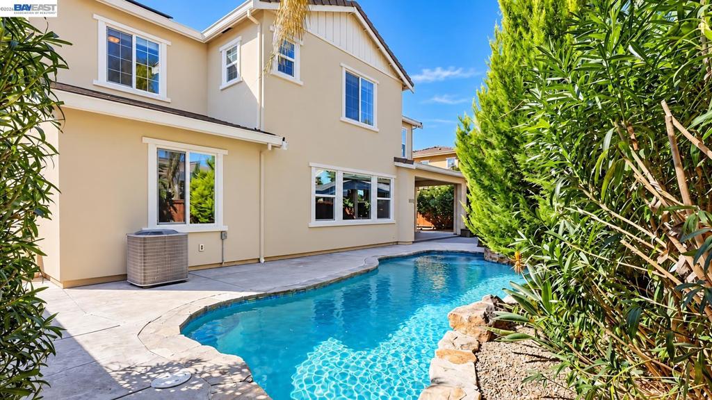 565 Fallsburg Court, Brentwood (CC), CA 94513
