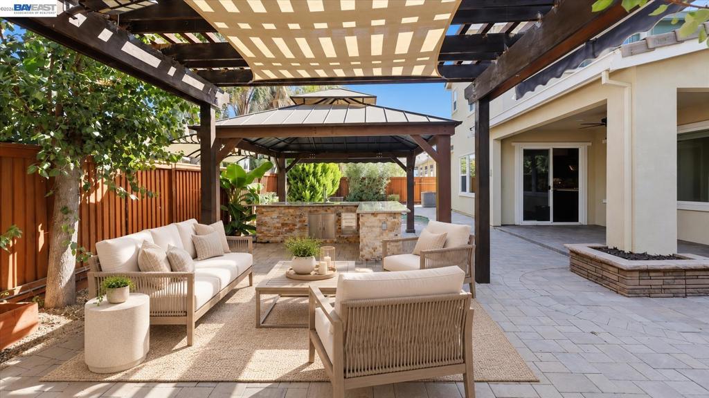 565 Fallsburg Court, Brentwood (CC), CA 94513