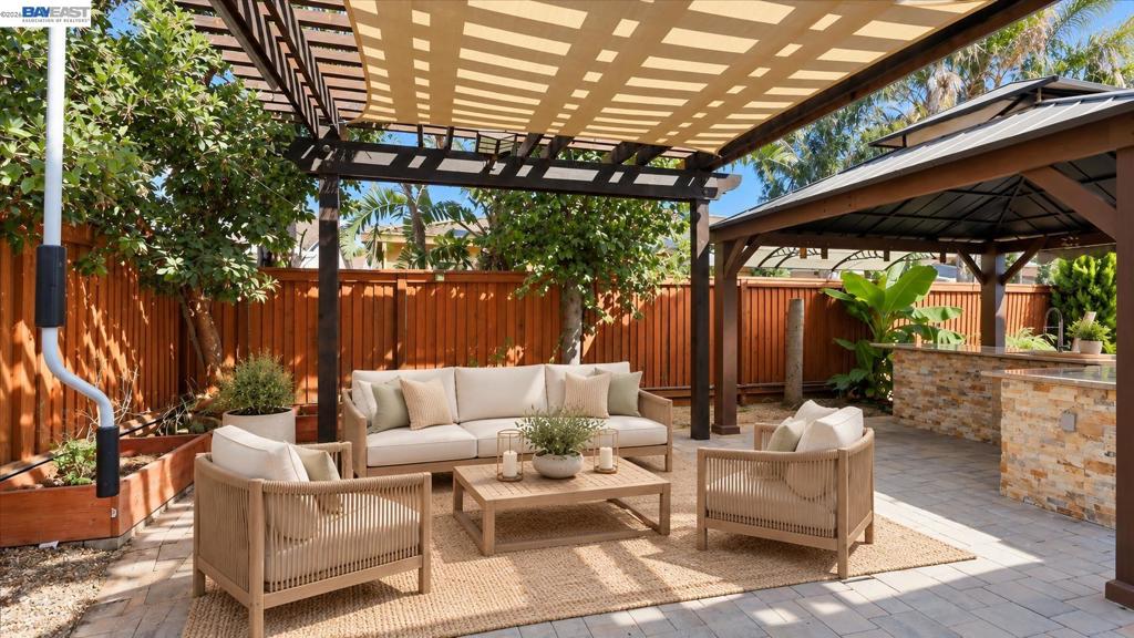 565 Fallsburg Court, Brentwood (CC), CA 94513