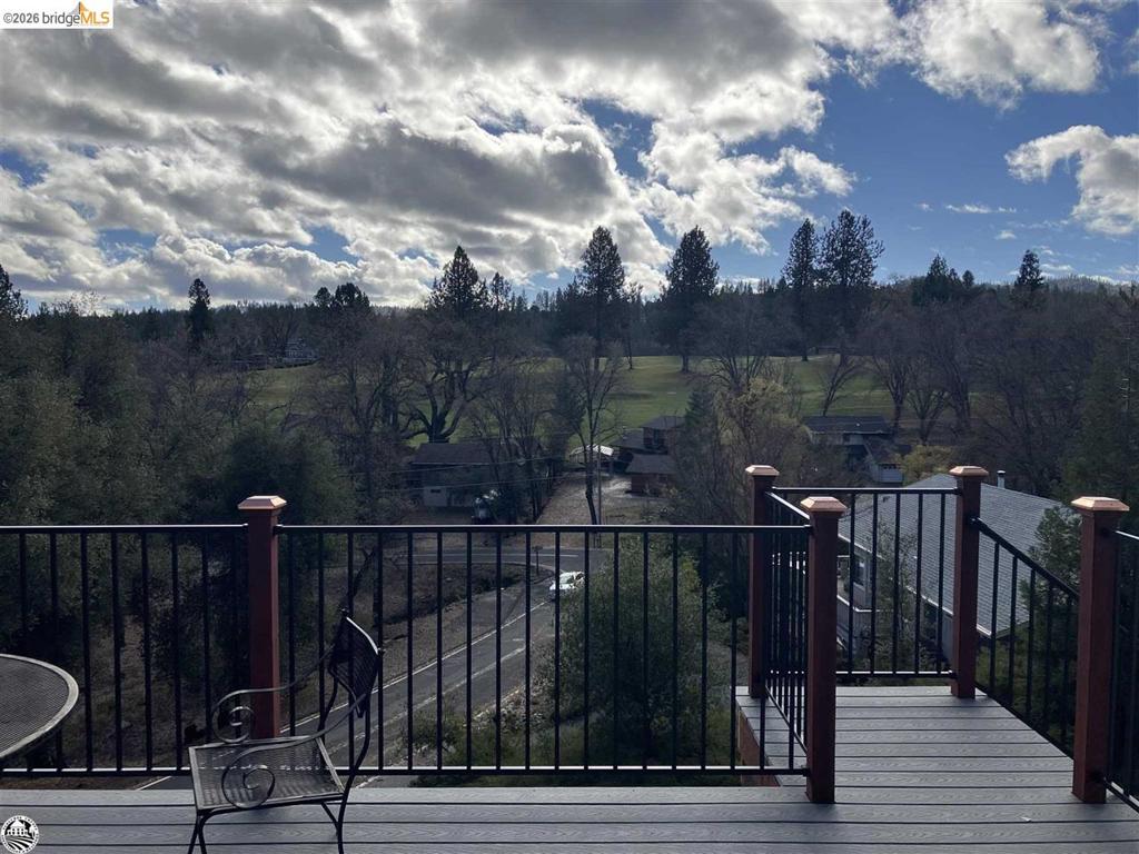 19685 GOLDEN ROCK CIR, Groveland, CA 95321