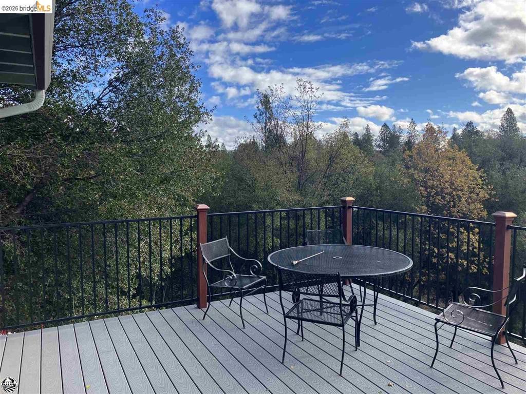 19685 GOLDEN ROCK CIR, Groveland, CA 95321