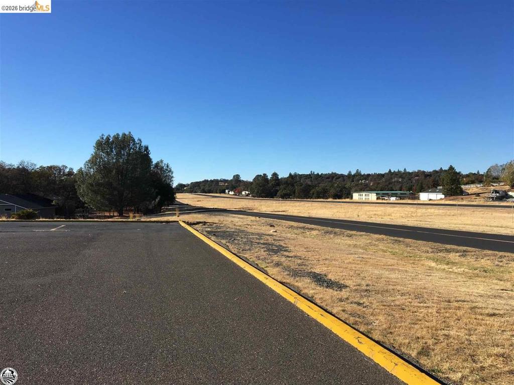 19685 GOLDEN ROCK CIR, Groveland, CA 95321