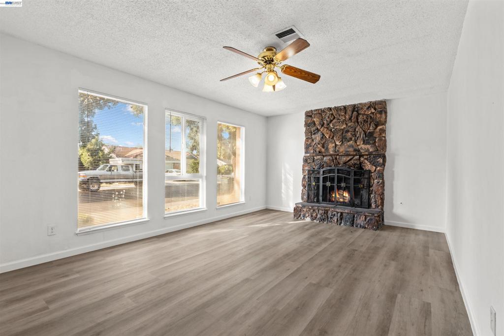 2709 Albion Way, Modesto, CA 95358