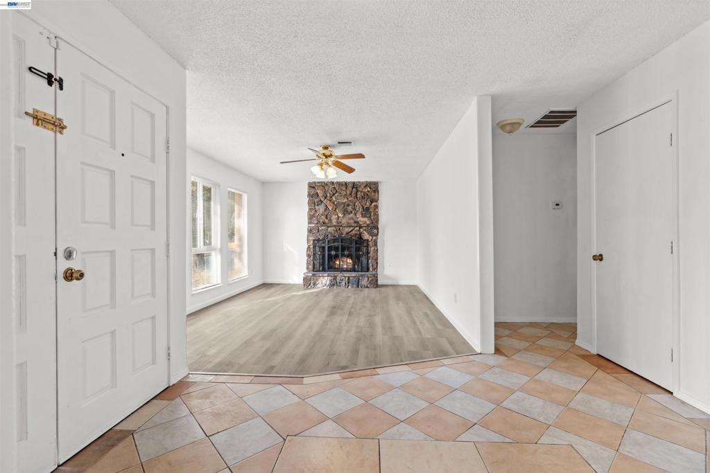 2709 Albion Way, Modesto, CA 95358