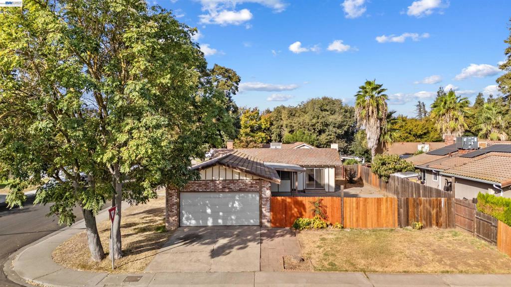 2709 Albion Way, Modesto, CA 95358