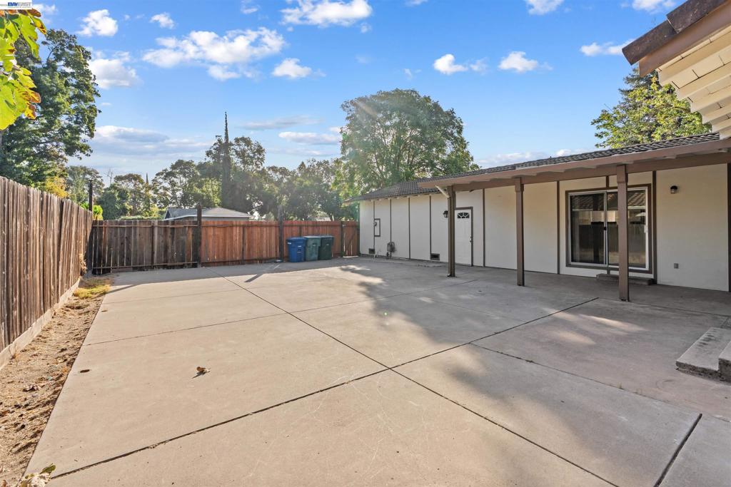 2709 Albion Way, Modesto, CA 95358