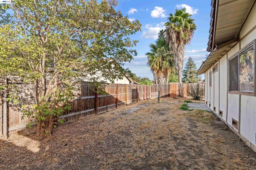 2709 Albion Way, Modesto, CA 95358