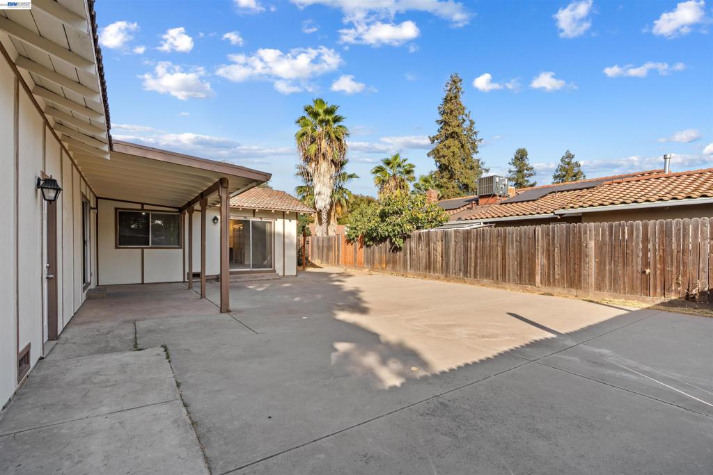 2709 Albion Way, Modesto, CA 95358