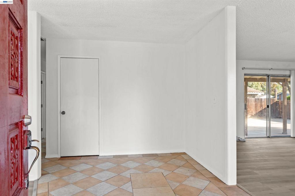 2709 Albion Way, Modesto, CA 95358