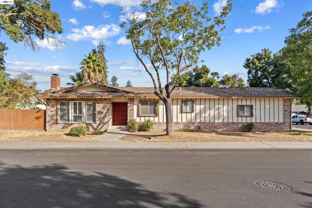 2709 Albion Way, Modesto, CA 95358