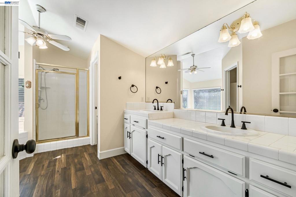2034 Wrenwood Ave, Clovis, CA 93611