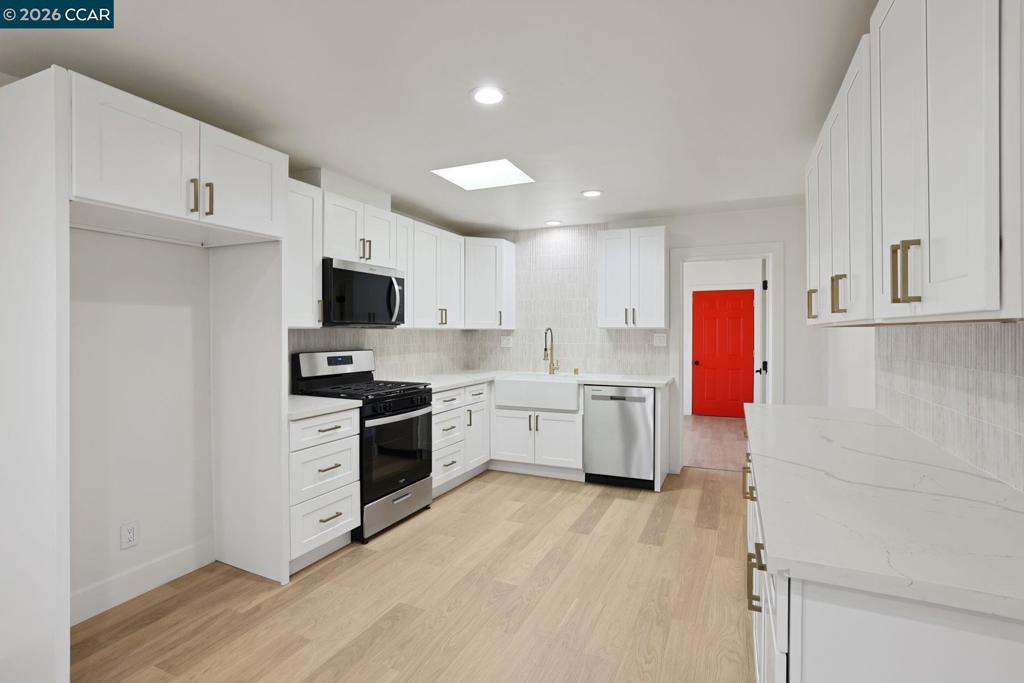300 Pueblo Ave, Modesto, CA 95351