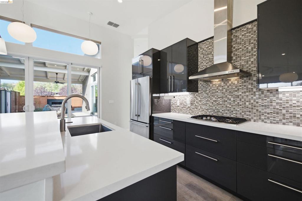 Open Photo