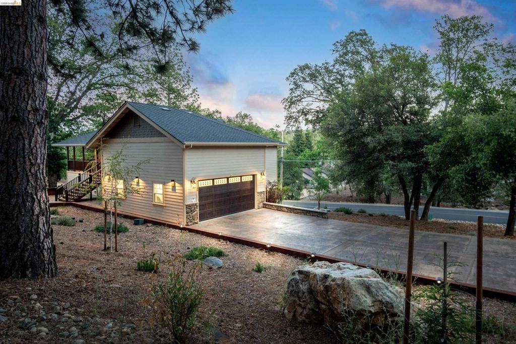 20145 Pleasantview Dr, Groveland, CA 95321-9587