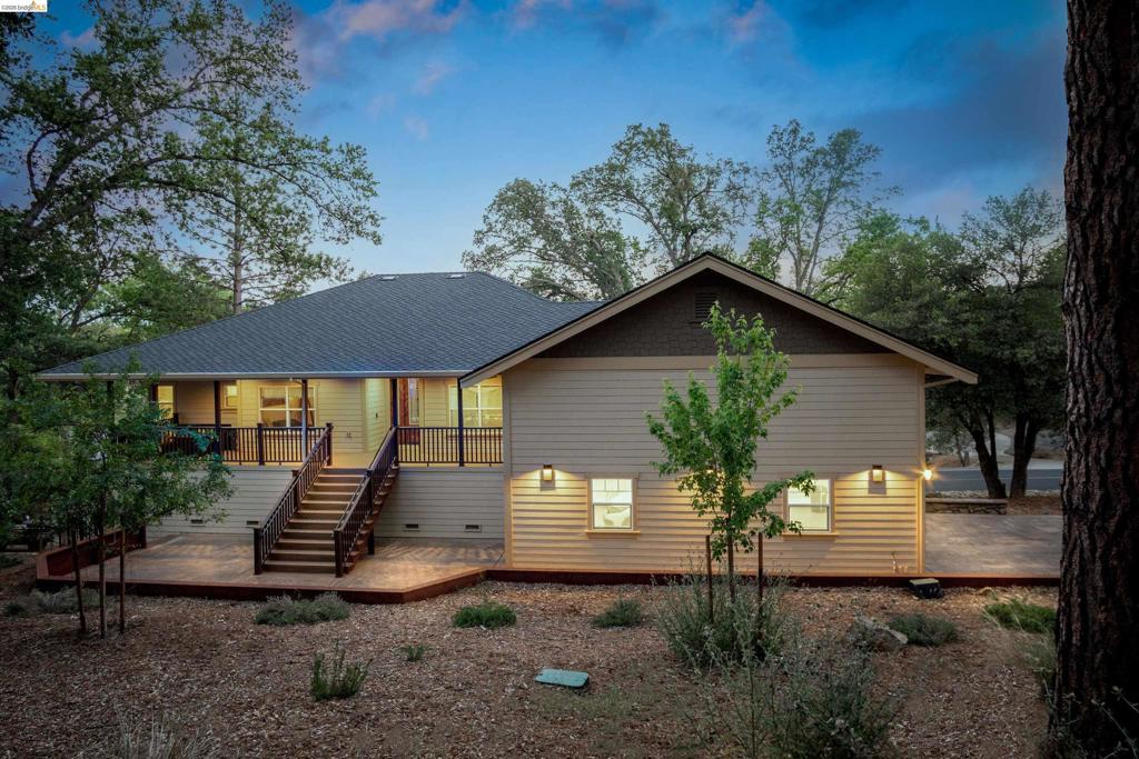 20145 Pleasantview Dr, Groveland, CA 95321-9587