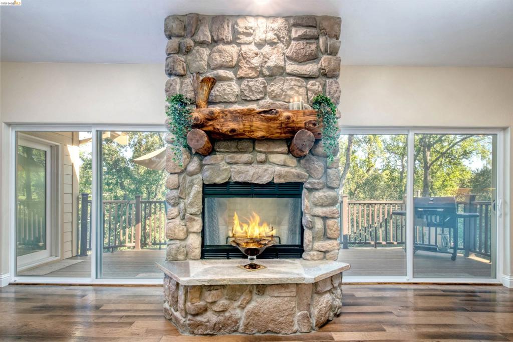 20145 Pleasantview Dr, Groveland, CA 95321-9587