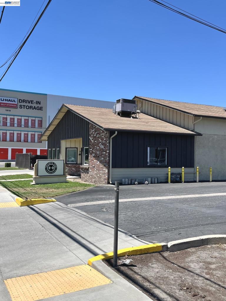 1910 E Mineral King Ave, Visalia, CA 93292