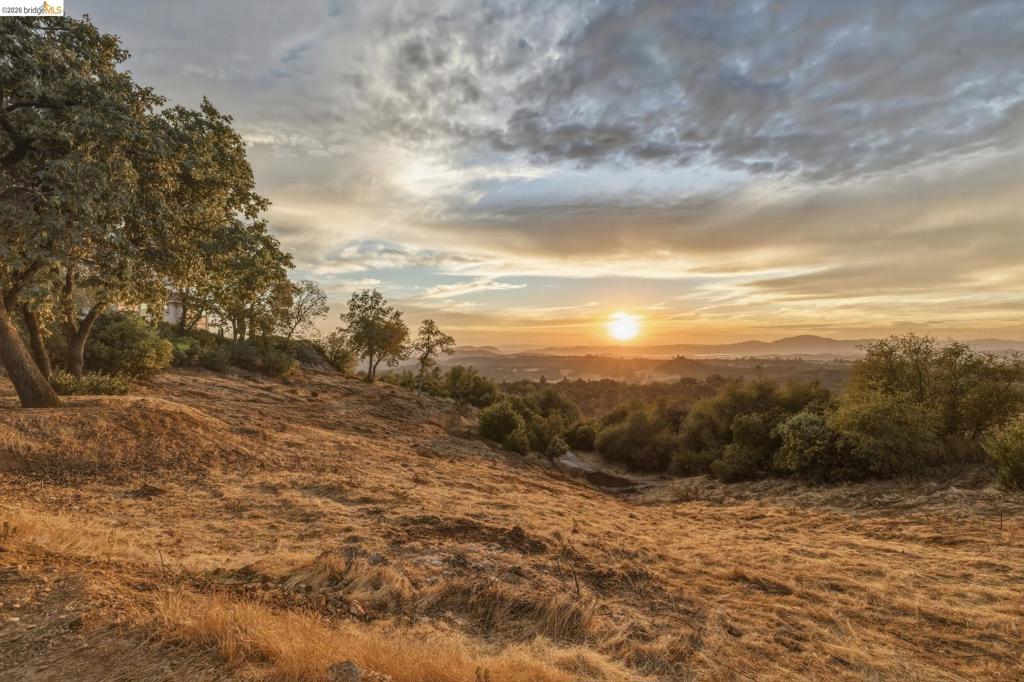 19886 Villa Dr, Sonora, CA 95370