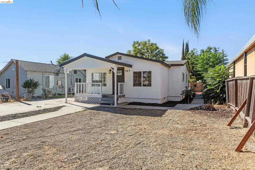 707 S Conejo Ave, Modesto, CA 95354