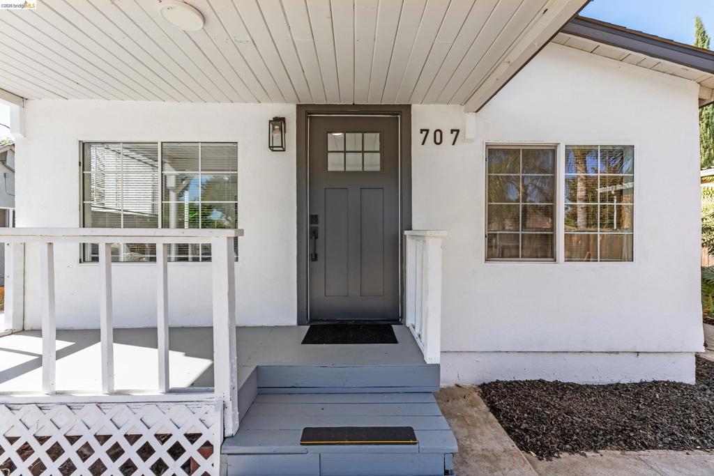707 S Conejo Ave, Modesto, CA 95354