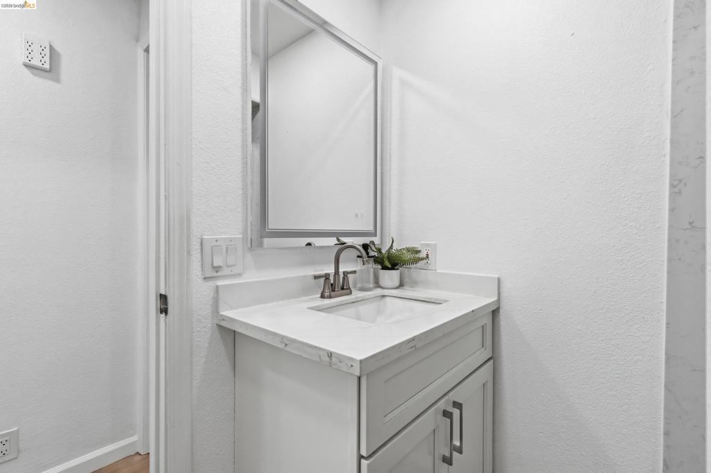 707 S Conejo Ave, Modesto, CA 95354