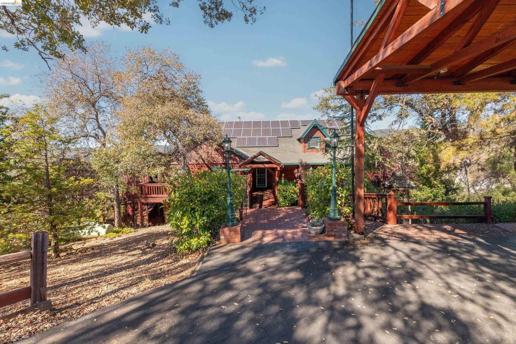 15800 Ridgefield Ct., Sonora, CA 95370